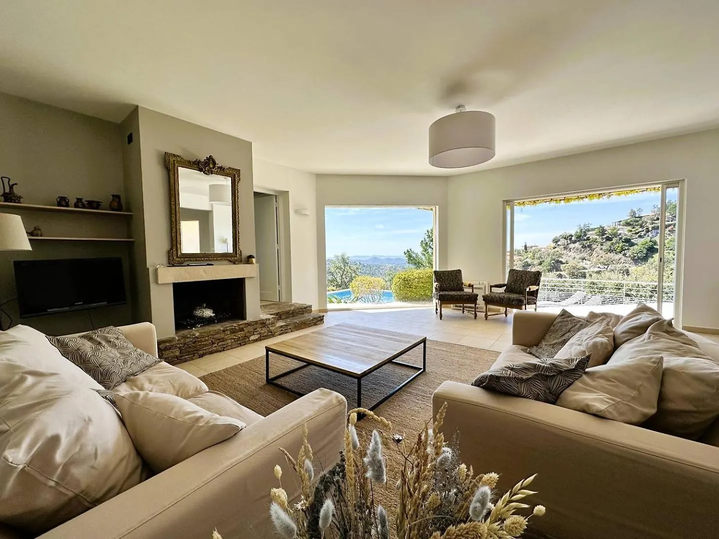 Villa Les Romarins Pour 8 Personnes Avec Vue Mer Panoramique Et Piscine Chauffee A La Londe-Les-Maures 0*,  Francja