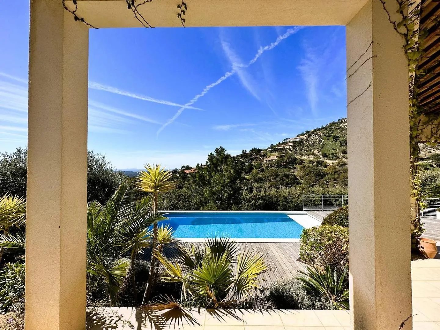 Villa Les Romarins Pour 8 Personnes Avec Vue Mer Panoramique Et Piscine Chauffee A La Londe-Les-Maures